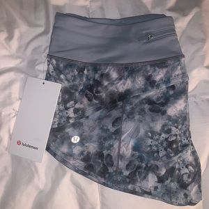 Lululemon 2.5” speed up shorts NWT